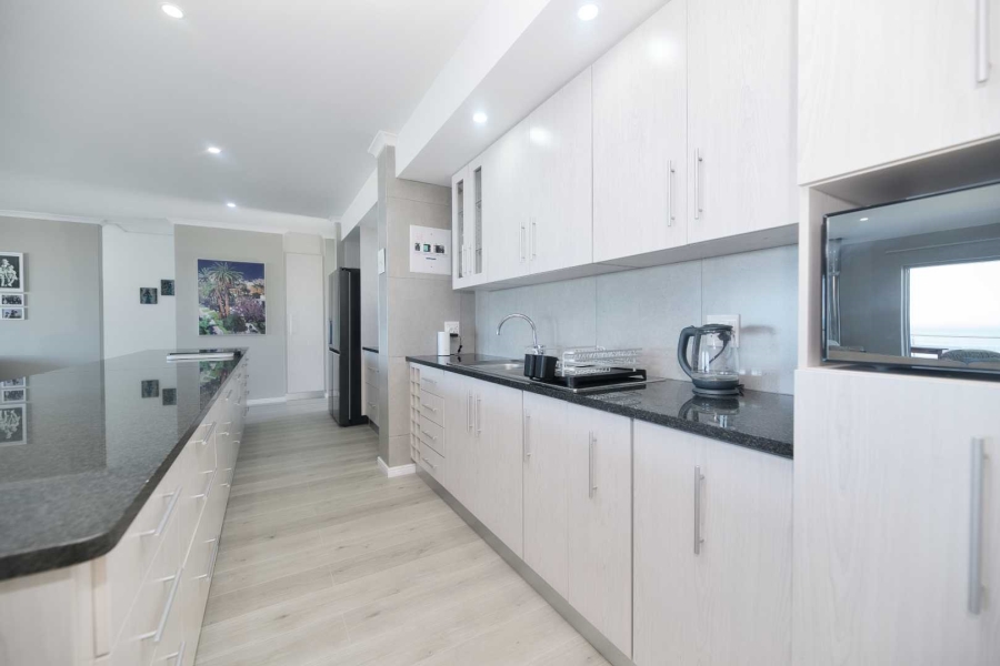 5 Bedroom Property for Sale in Kleinbaai Western Cape